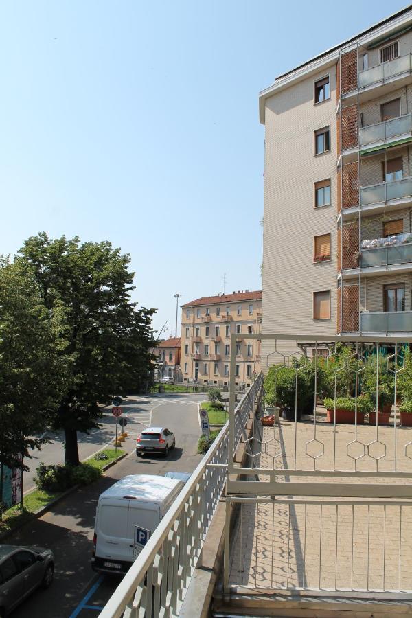 L'Appartamento Della Stazione Di Сароно Екстериор снимка